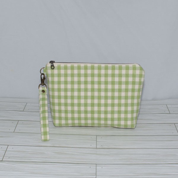 Kellie Wristlet : Green Gingham Kellie Wristlet : Green Gingham