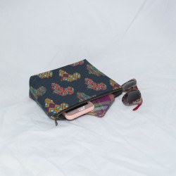 Kellie Pouch : Africa