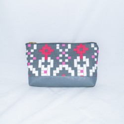 Kellie Pouch : Mosaic