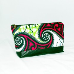 Kellie Pouch : Siyabonga