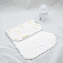 Burp cloth : Crowned
