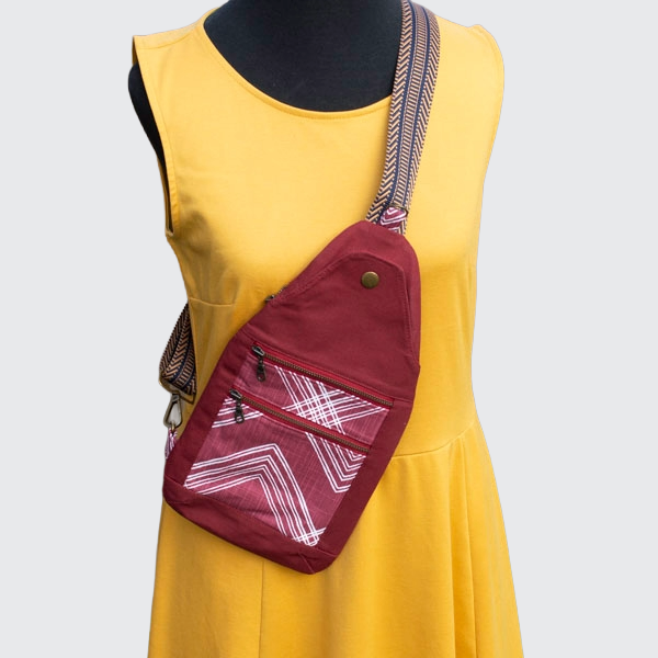 Fielder Sling Pouch: Burgundy & Colton